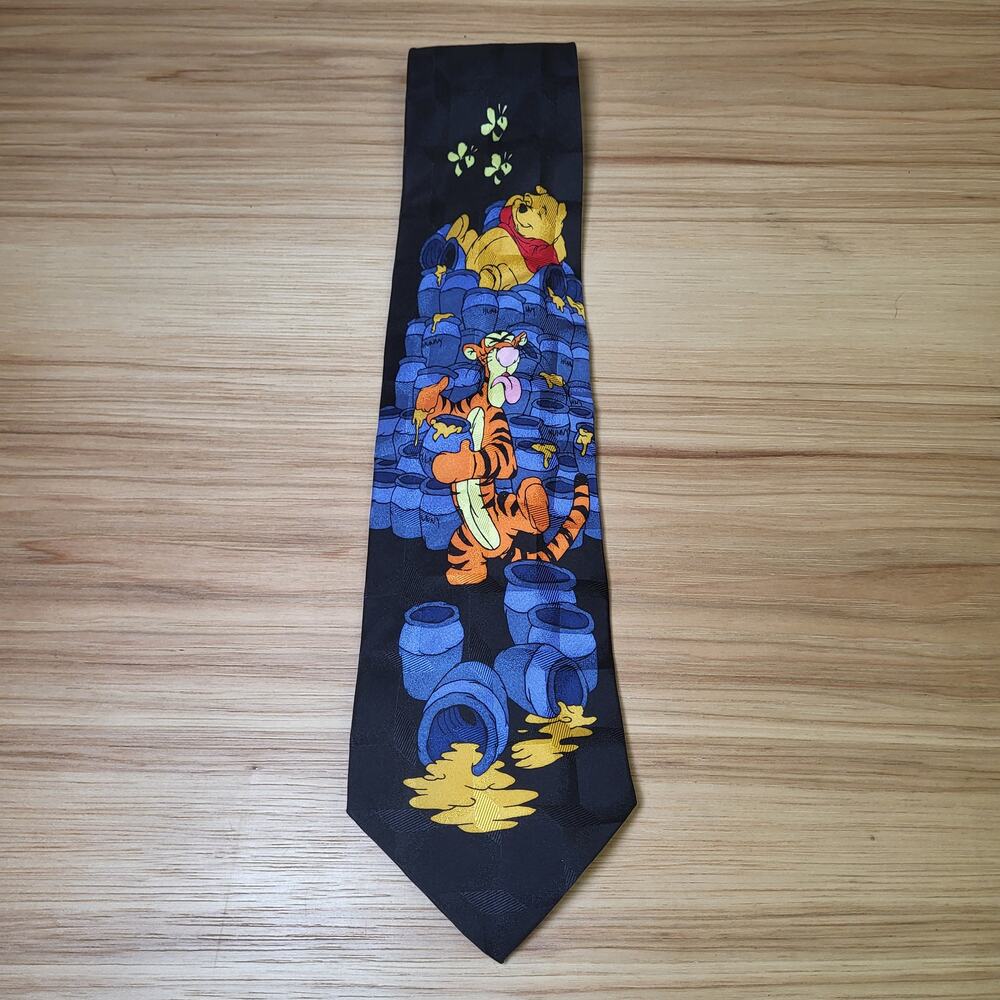Vintage Disney‎ Winnie Pooh & Tiger Neck Tie Moody Honey Nostalgic Cute Teacher